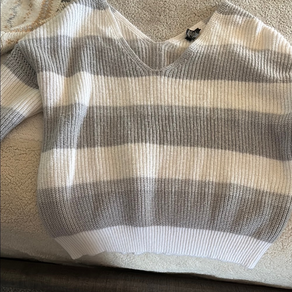 Striped V-Neck Sweater - Gray and White